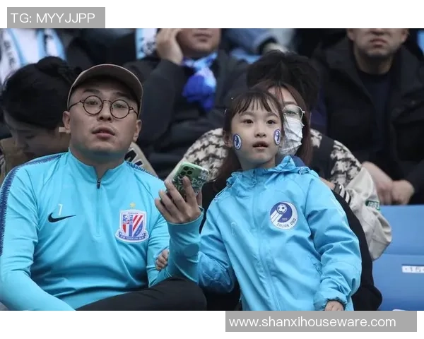 上海足球队配合变革引发热议球迷期待新战术带来胜利曙光